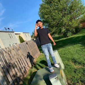 Meet your Posher, Uriel